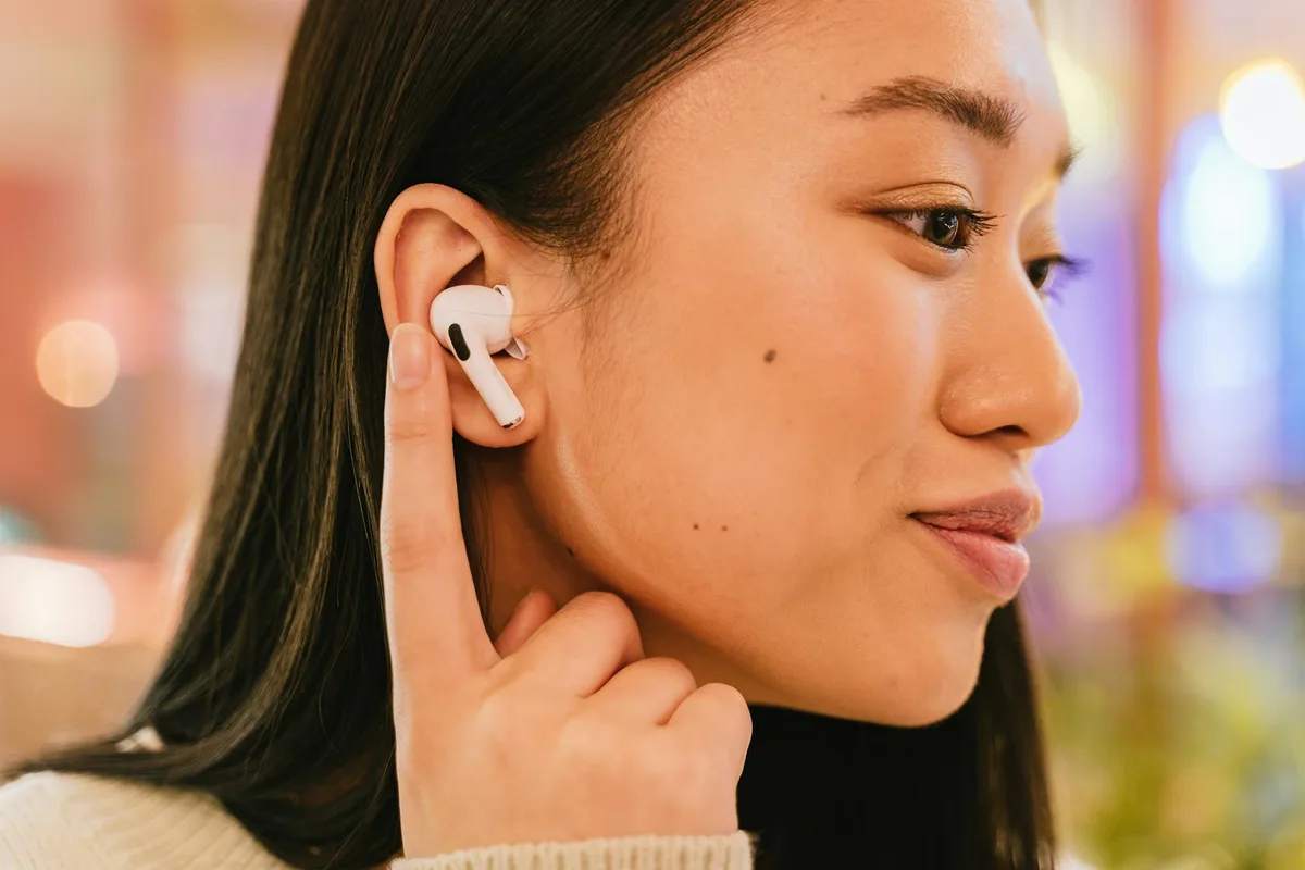 AirPods vs Sony WF-1000XM5 comparison